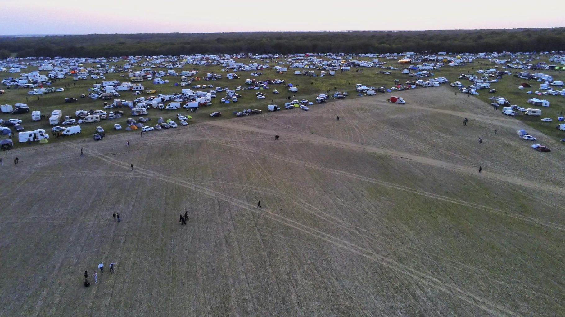 Teknival dans l’Indre : le propriétaire du terrain n’a aucun problème avec les teufeurs