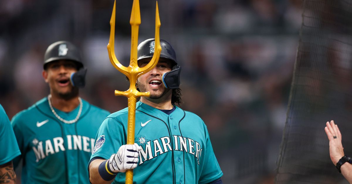 A storm brews in Atlanta, and the Seattle Mariners bring the thunder