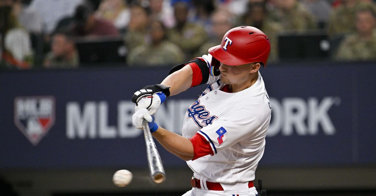 28-17 - First frame fortune helps Rangers to 11-5 win over Rockies