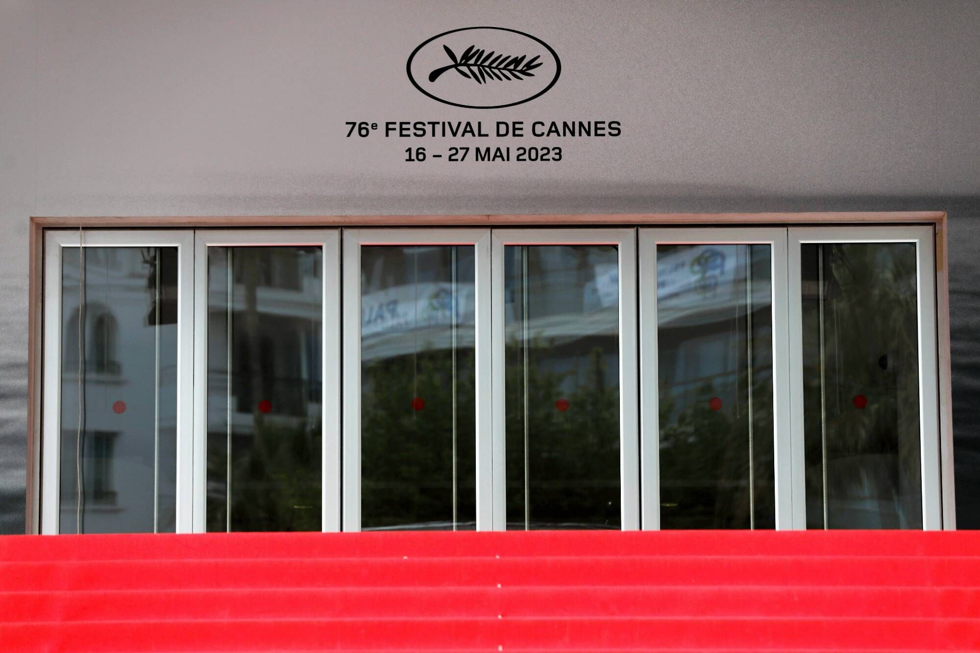 "Je trouve ça honteux": une jeune actrice handicapée recalée du tapis rouge de Cannes car elle portait des baskets