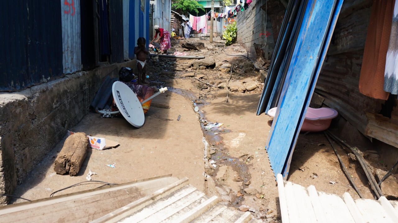 Mayotte: les habitants de Talus 2 se préparent à la destruction de leur bidonville