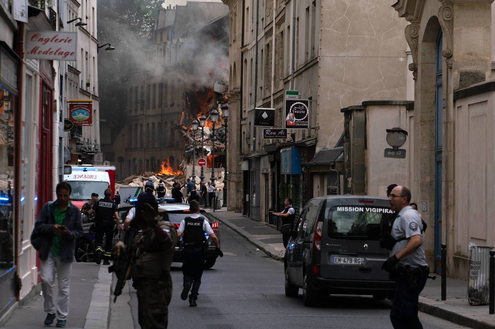 Puissante explosion à Paris: un immeuble détruit, au moins 29 blessés dont 4 en urgence absolue... suivez notre direct