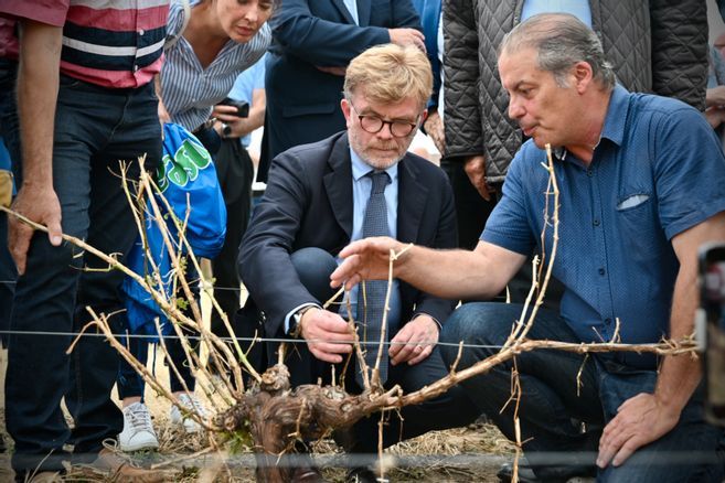 Après les orages qui ont frappé le Cher, le ministre de l'Agriculture Marc Fesneau est arrivé à Preuilly