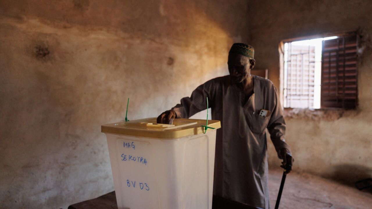 Référendum au Mali: le taux de participation s'élève à 38%, selon un décompte provisoire de l'Aige