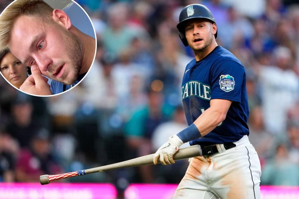 Mariners' Jarred Kelenic breaks foot kicking water cooler