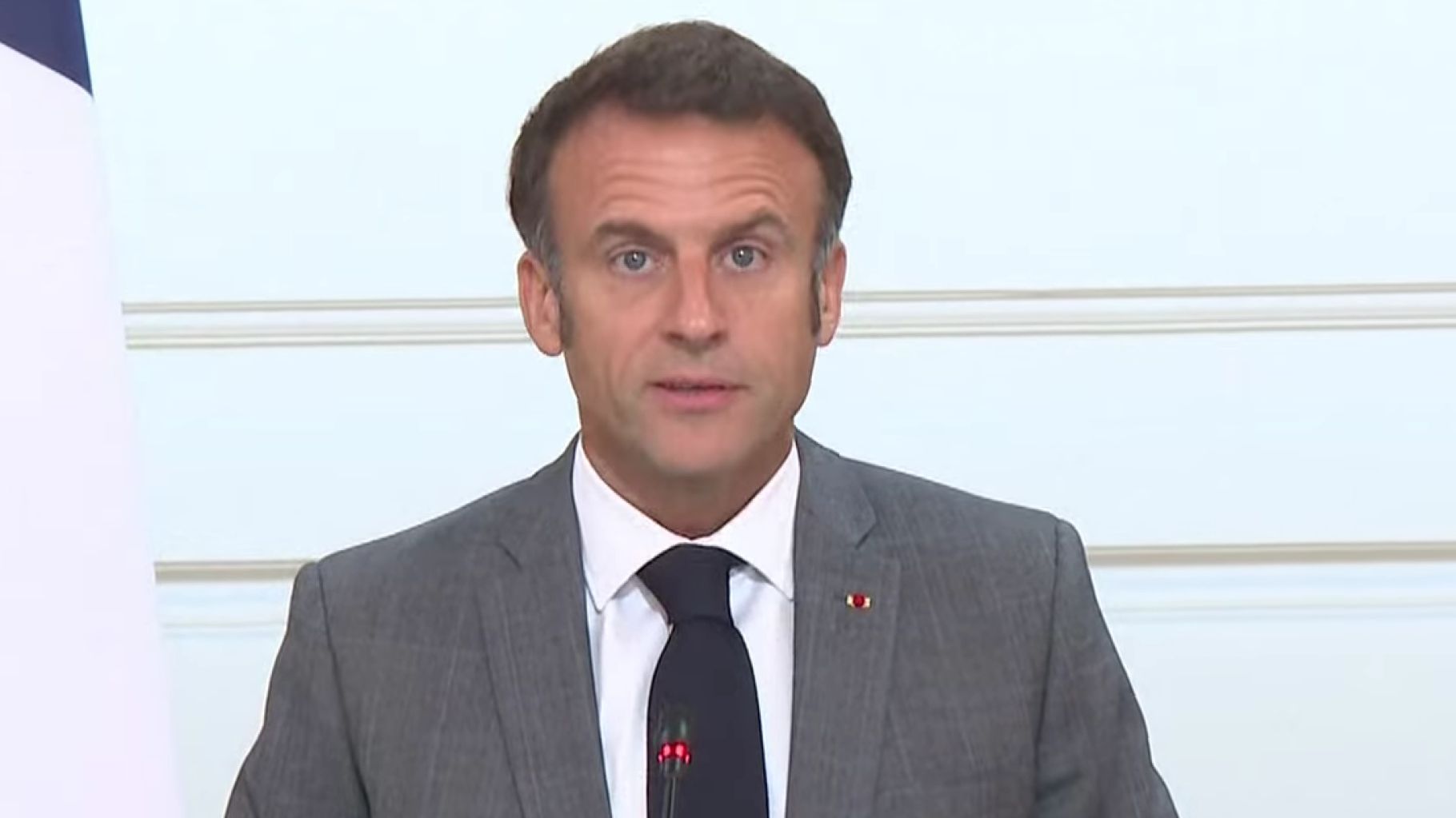 Remaniement : Macron justifie le choix d’Élisabeth Borne, " pas simplement symbolique "