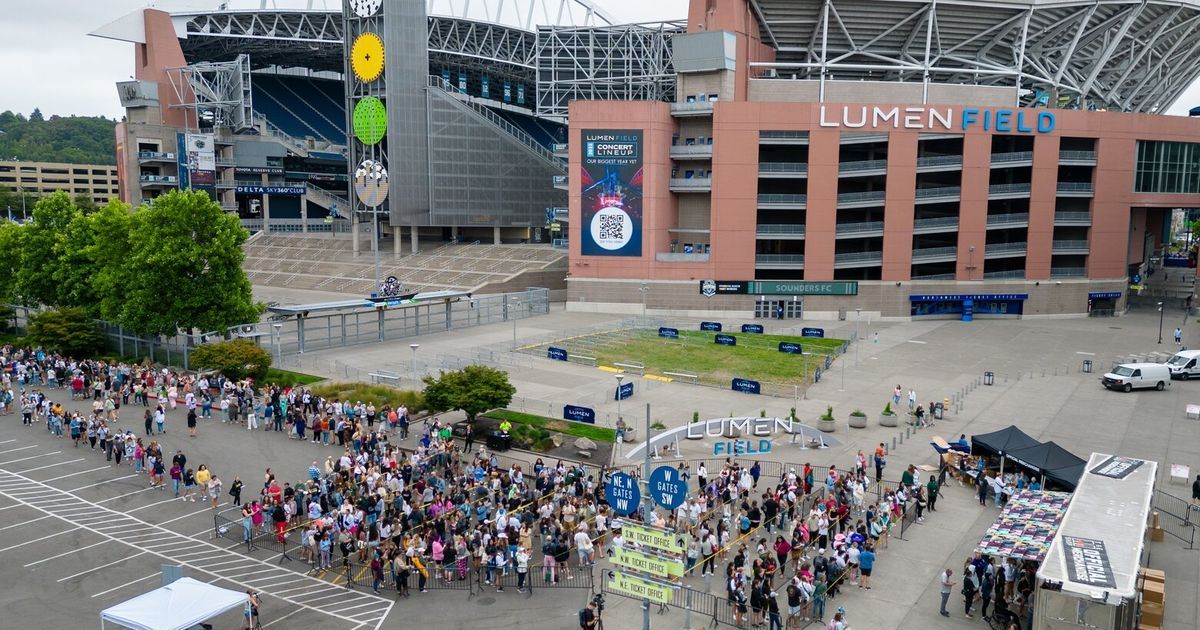 Taylor Swift merchandise shop at Seattle’s Lumen Field draws long lines