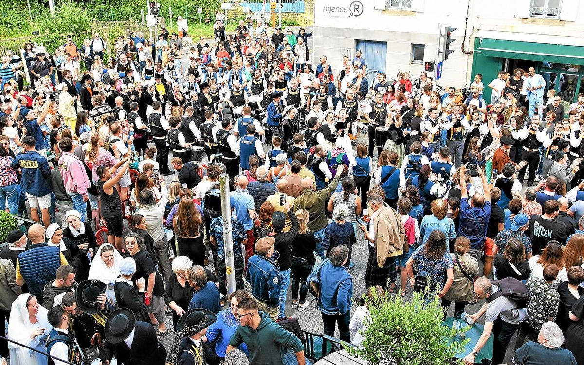 Festival de Cornouaille : le Triomphe des sonneurs et le Ceili, une histoire d’amour [En images]