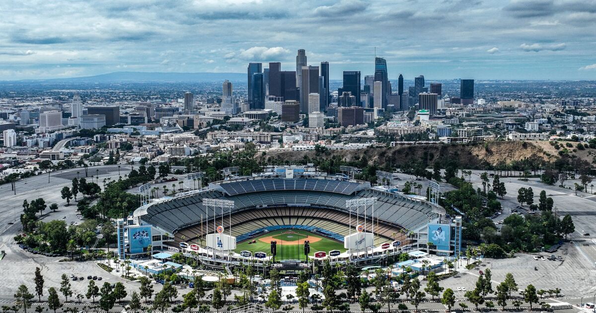 No, Dodger Stadium didn't flood. That's just a reflection