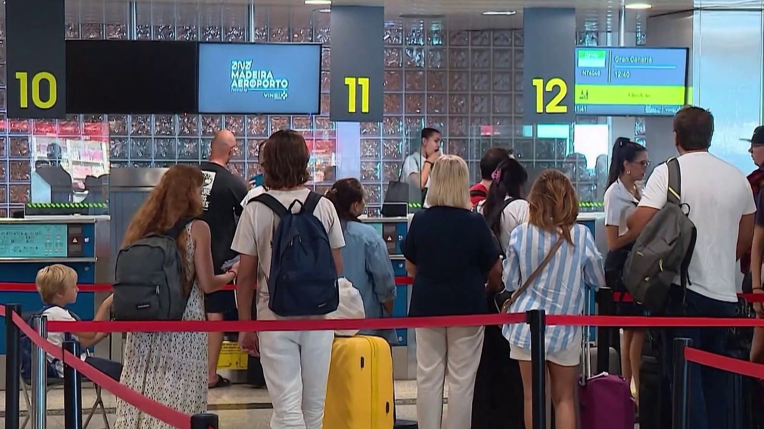 le cauchemar des touristes bloqués à l’aéroport