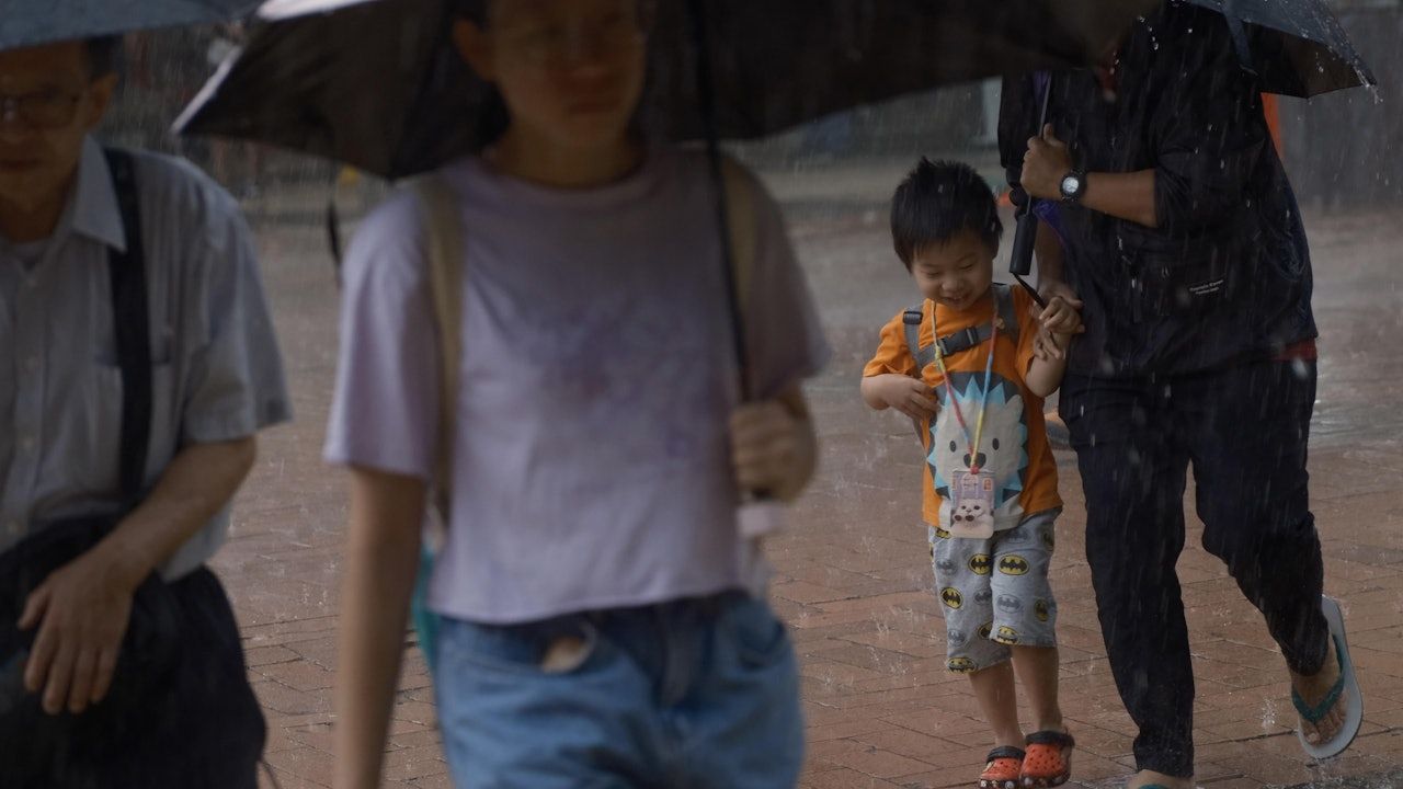 天文台｜明日短暫有陽光 周末至下周初酷熱達33 度 連日有驟雨