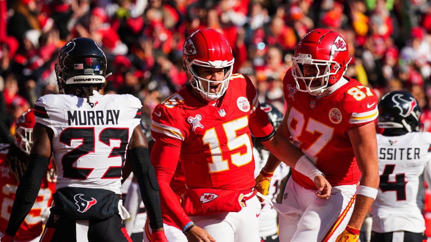 Chiefs move closer to clinching No. 1 seed with 27-19 victory over Texans