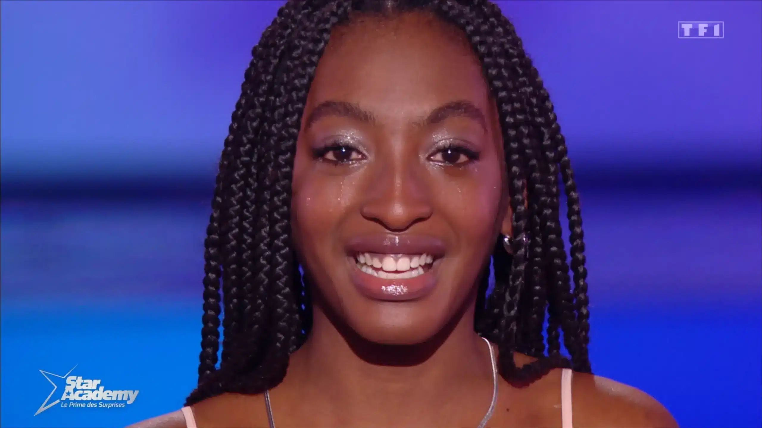 "Un singe" : Ebony (Star Academy) soutenue par une star de télé-réalité, elle dévoile les horribles messages qu’elle reçoit