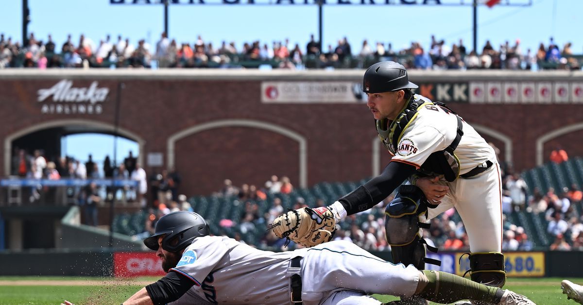 New and old Giants pile on firsts in 7 - 5 win over Miami