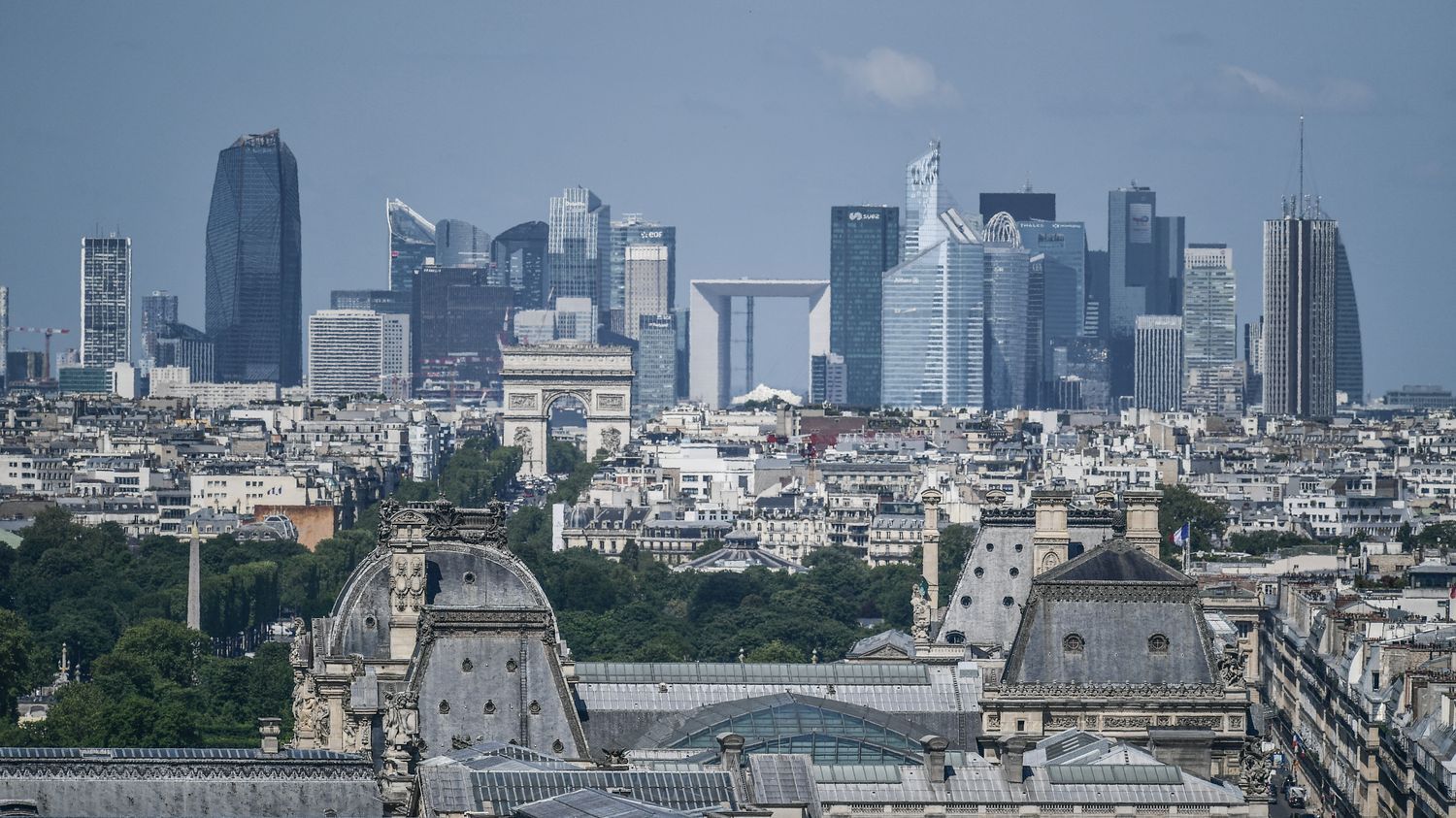 Climat : décarboner l'économie va ralentir la croissance et alourdir la dette publique, selon France Stratégie