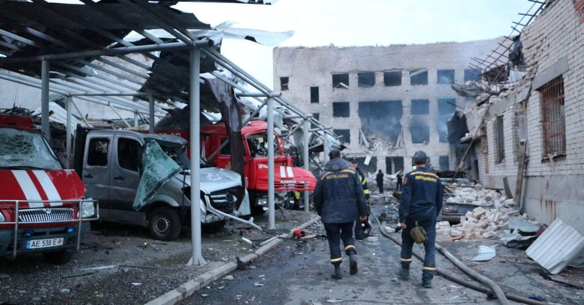 Russian air strikes wound eight in Ukraine's Dnipropetrovsk, officials say