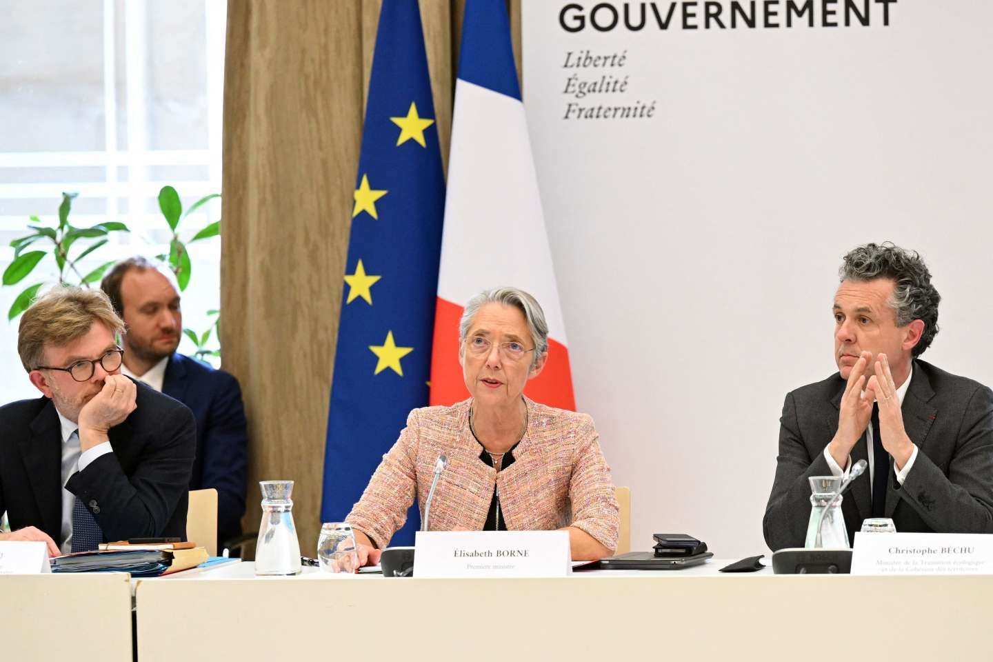 Climat : le gouvernement cible voitures, usines et chaudières pour accélérer la réduction des émissions d’ici à 2030