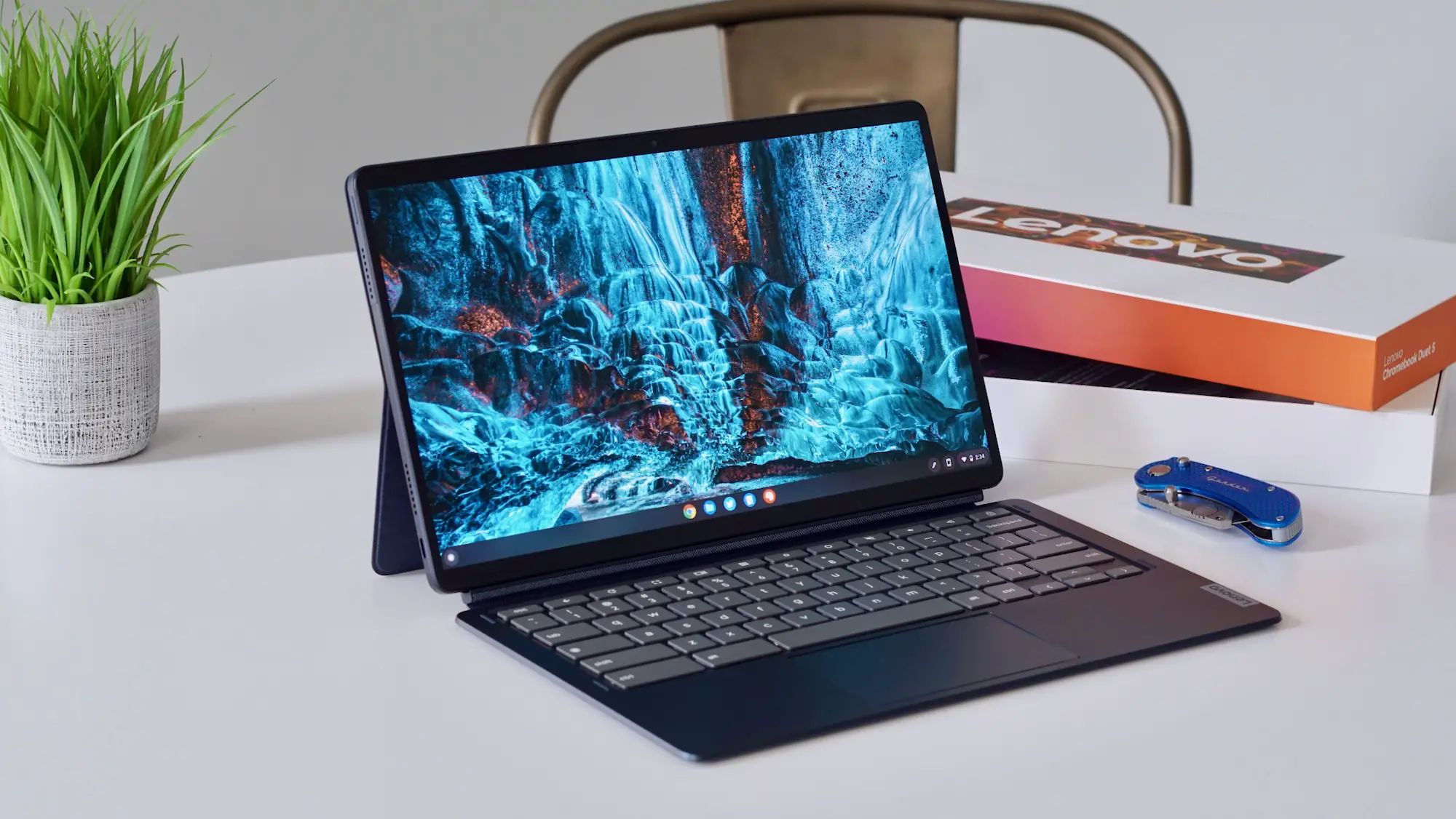 Lenovo’s OLED Chromebook Duet 5 gets a massive discount