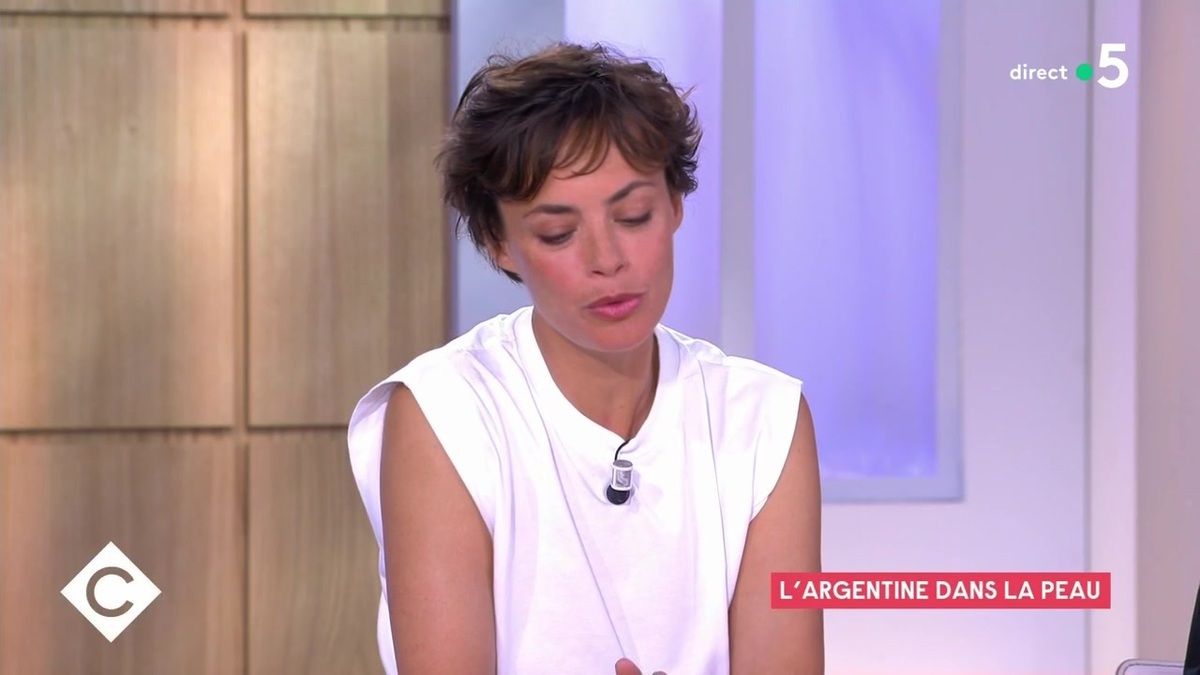 Bérénice Béjo : ce secret de famille “douloureux” qu’elle aimerait que ses parents lui révèlent