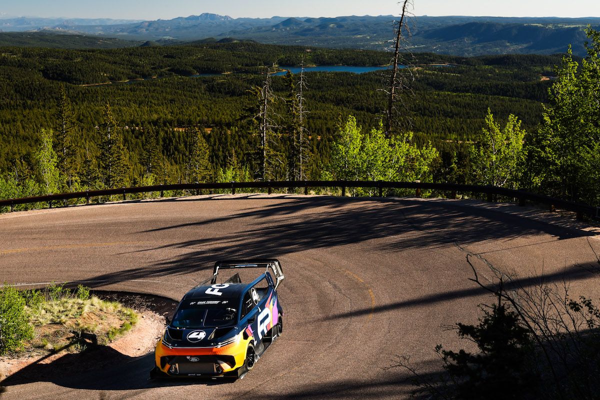 Le Ford SuperVan de Romain Dumas en forme à Pikes Peak