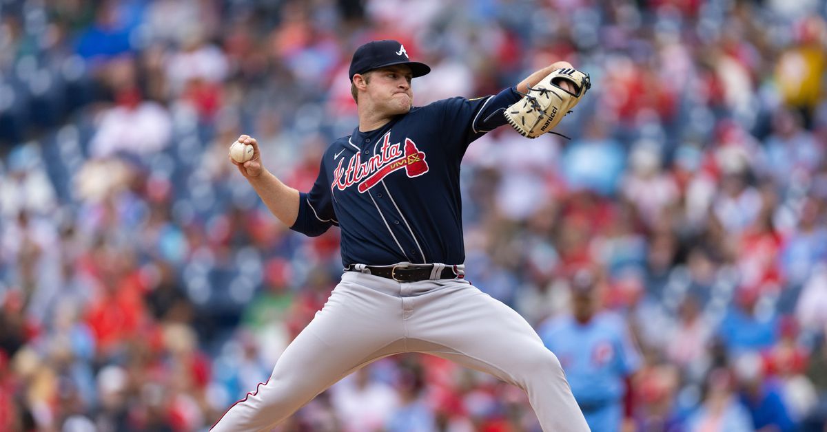 Braves break through in the 10th, beat Phillies 5-1