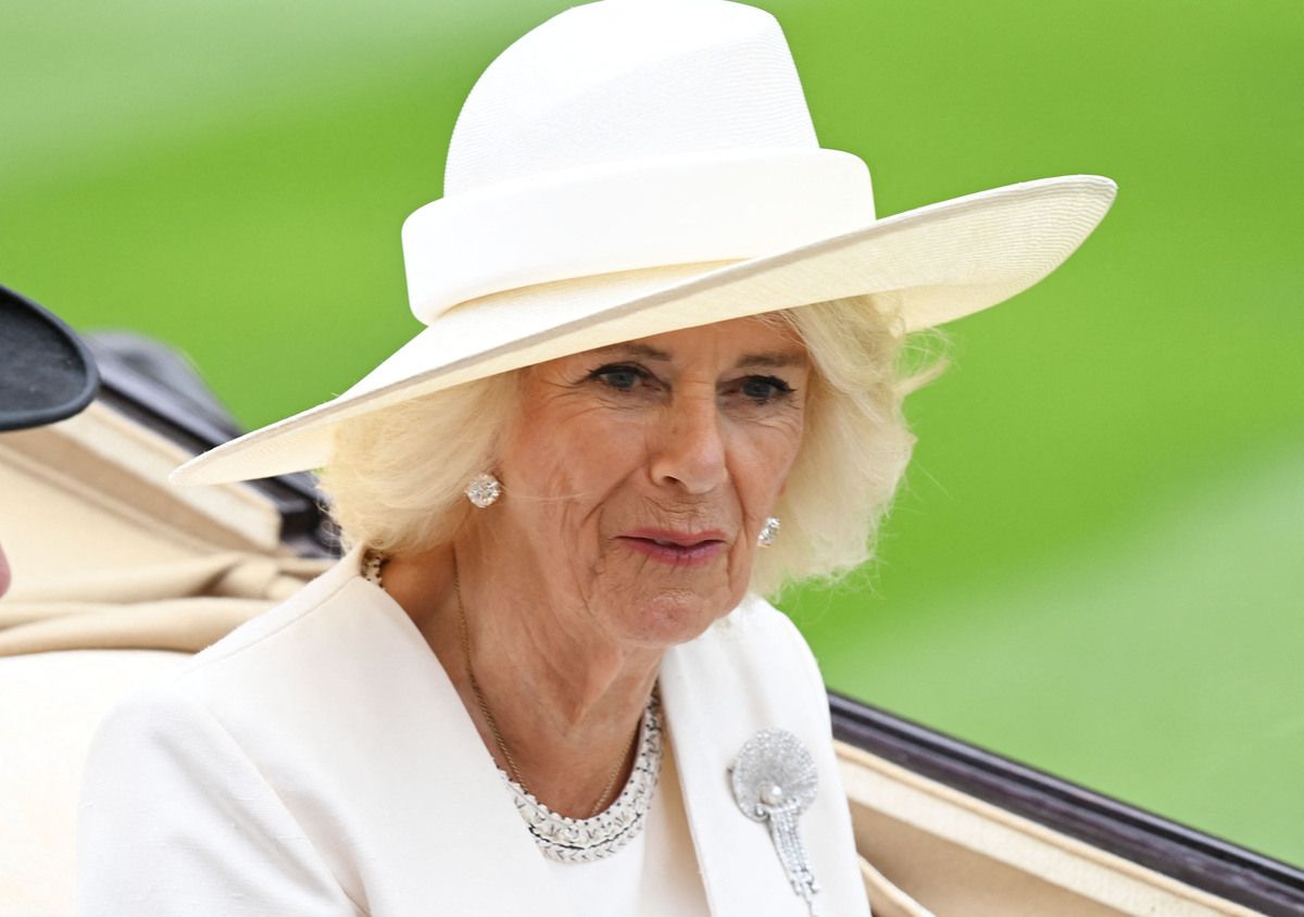 Camilla : la Reine prête à se réconcilier ? Elle envoie un discret message à Meghan et Harry