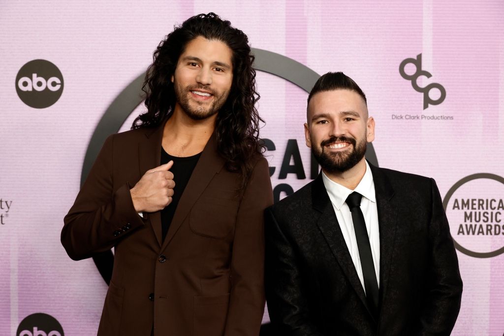 Dan + Shay Become First Coaching Duo On ‘The Voice’ Season 25