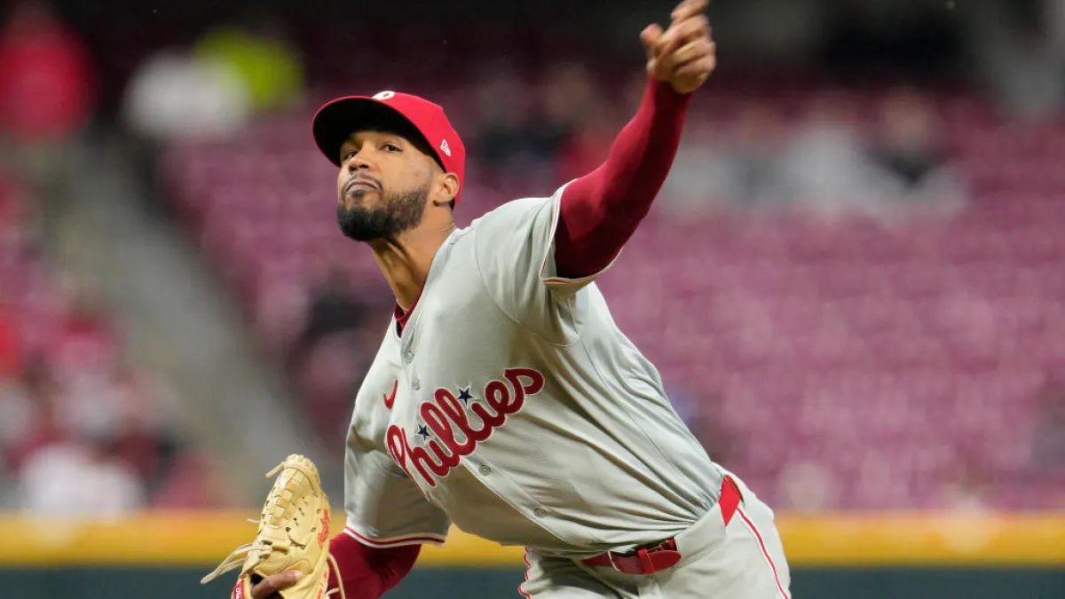 Phillies extend the ascending Cristopher Sanchez