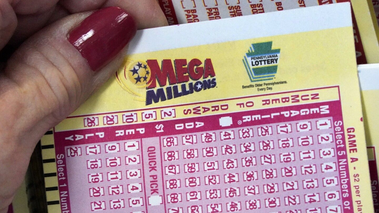 Mega Millions jackpot grows to $820 million with a possible cash payout of $422 million