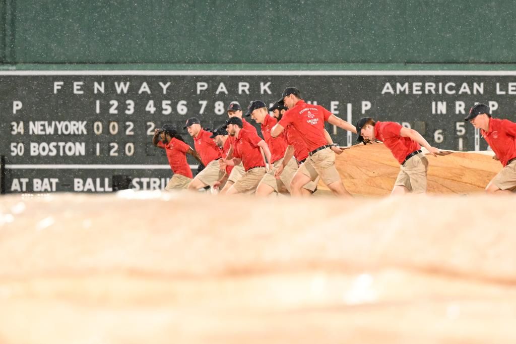 Mets-Red Sox game suspended due to torrential rain