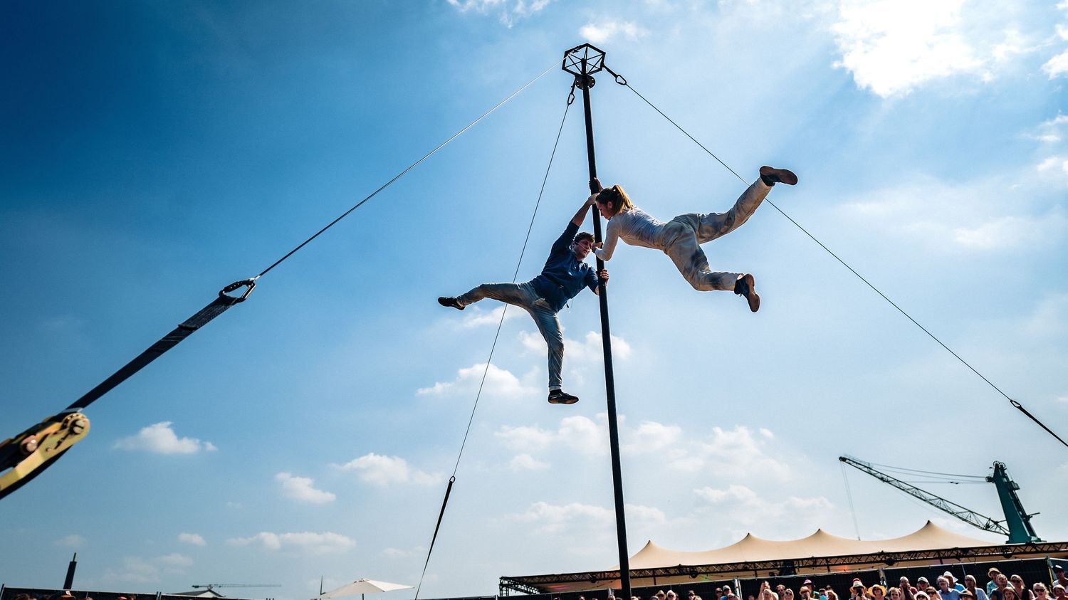 “Nous ne sommes pas des cracheurs de feu” : alors que des festivals sont annulés, les troupes des arts de la rue souffrent de la crise