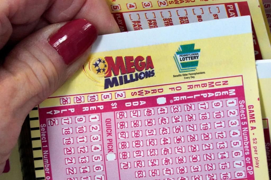 Mega Millions jackpot rises to $820 million after no winners Friday