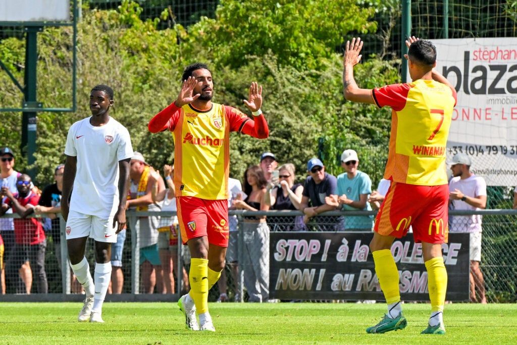 Le RC Lens s'impose face à Dijon et poursuit sa belle journée