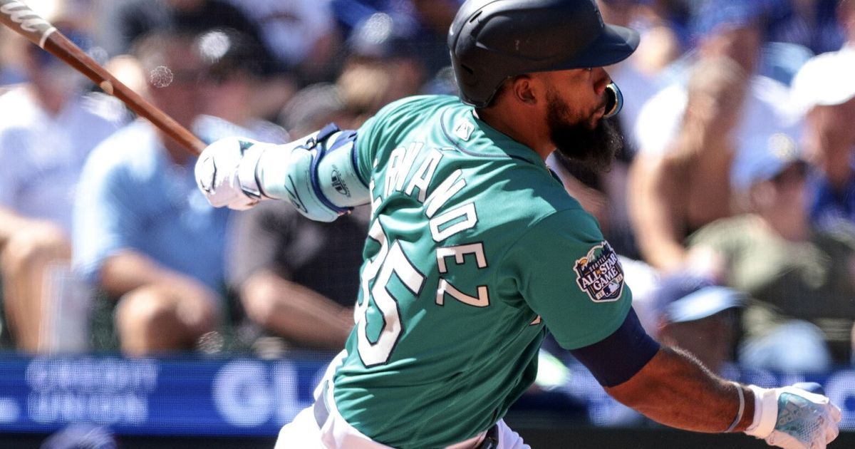 Teoscar Hernandez, Mariners rally for thrilling 9-8 victory over Blue Jays