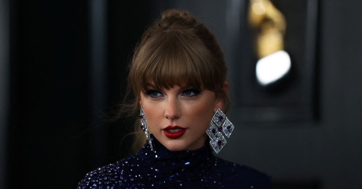 Taylor Swift fans swarm Seattle as city hopes for economic boost