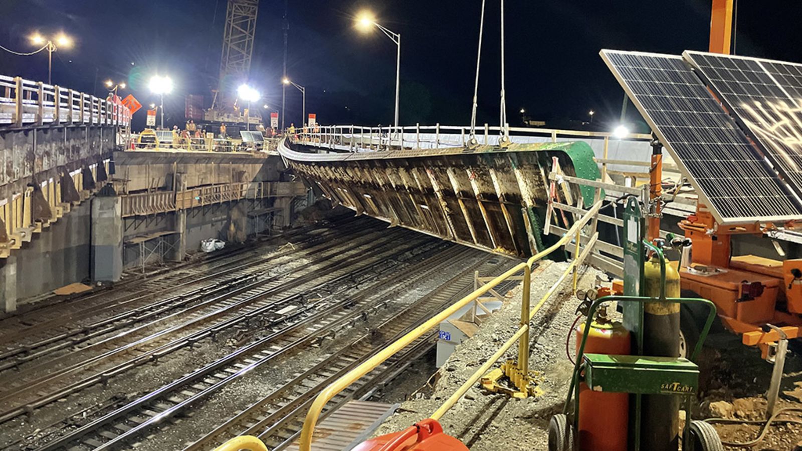 Metro-North New Haven, Harlem lines service partially suspended