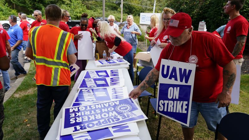 Biden to walk the picket line in Michigan to support UAW strikers