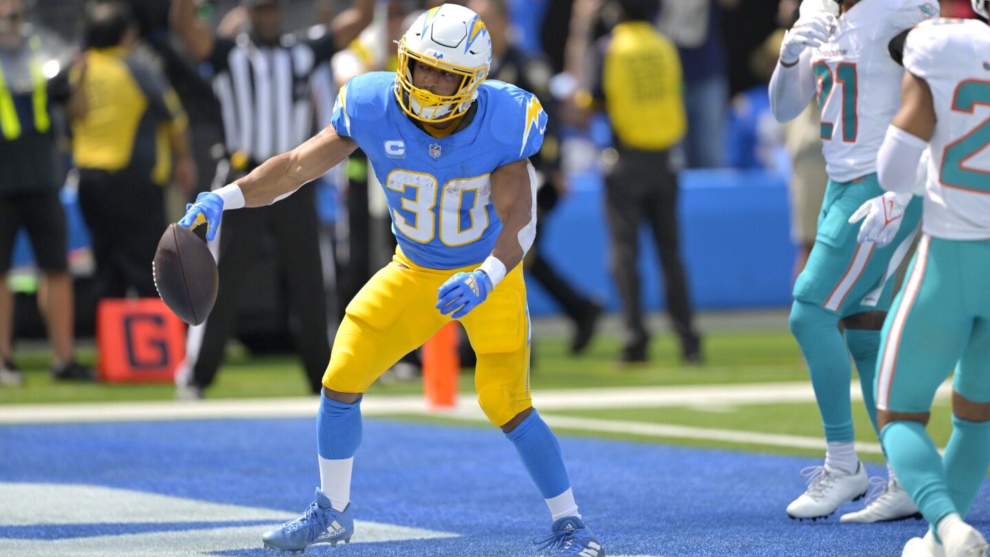 Chargers won't have Austin Ekeler, Eric Kendricks at Minnesota