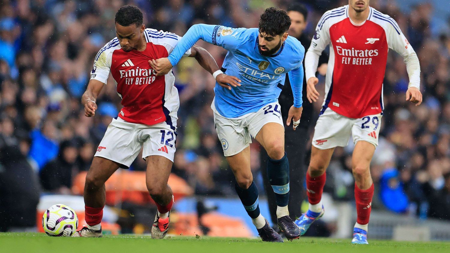 Premier League : quatre buts, un carton rouge, une égalisation à la dernière minute... Le choc Manchester City-Arsenal a tenu ses promesses