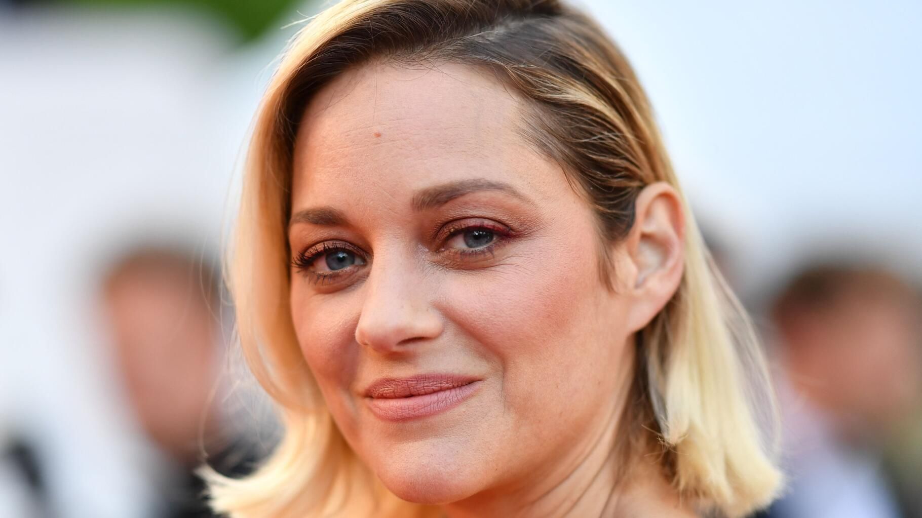 Marion Cotillard se confie toute en émotion sur sa mère : " elle a fait face à ses peurs "