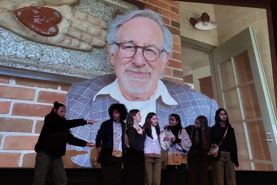 La surprise de Steven Spielberg à des collégiens de Mulhouse : "J’espère vous voir un de ces jours à Hollywood"