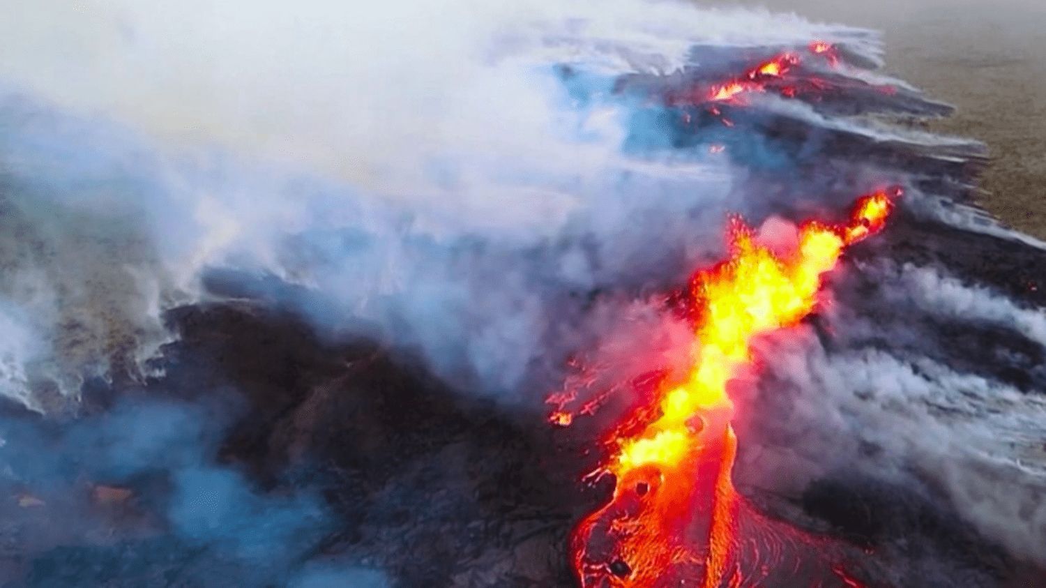 VIDEO. En Islande, les habitants de Grindavík sous la menace du volcan