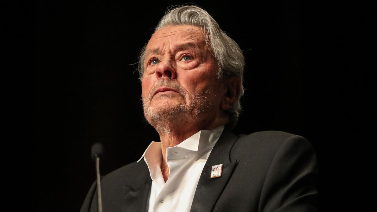 Alain Delon : " Je veux mourir, la vie est finie "… les tristes déclarations de l’acteur devant les enquêteurs