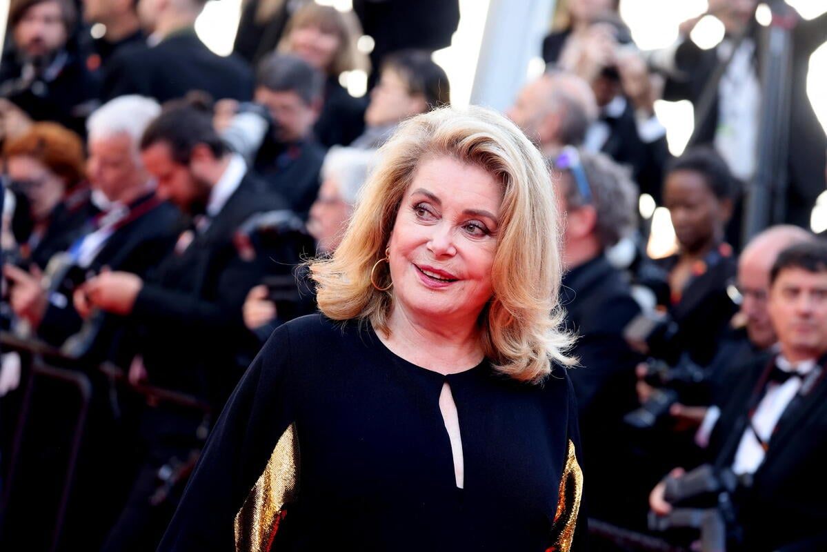 Catherine Deneuve victime d’un AVC : l’actrice pas surprise à cause de symptômes caractéristiques