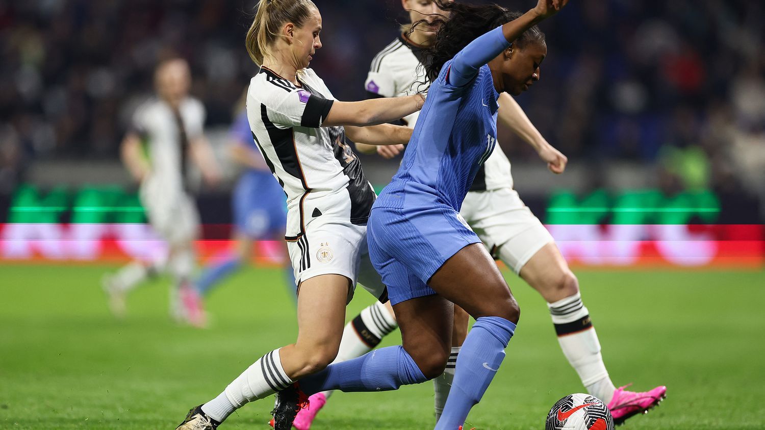 Ligue des nations : revivez la qualification des Bleues pour la finale, grâce à leur victoire contre l'Allemagne