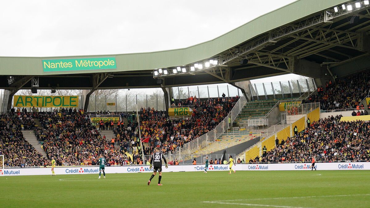 Nantes-Lens : " La solution a été de gazer et matraquer des familles ", des supporters lensois sous le choc