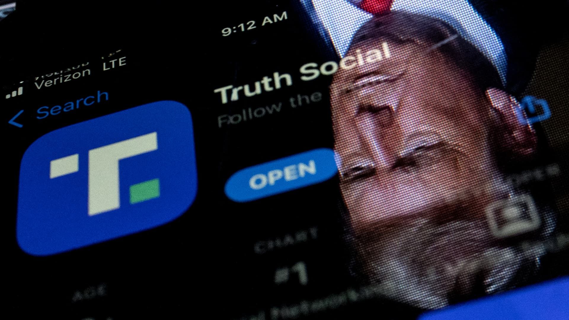 Trump praises Truth Social after DWAC stock plunge