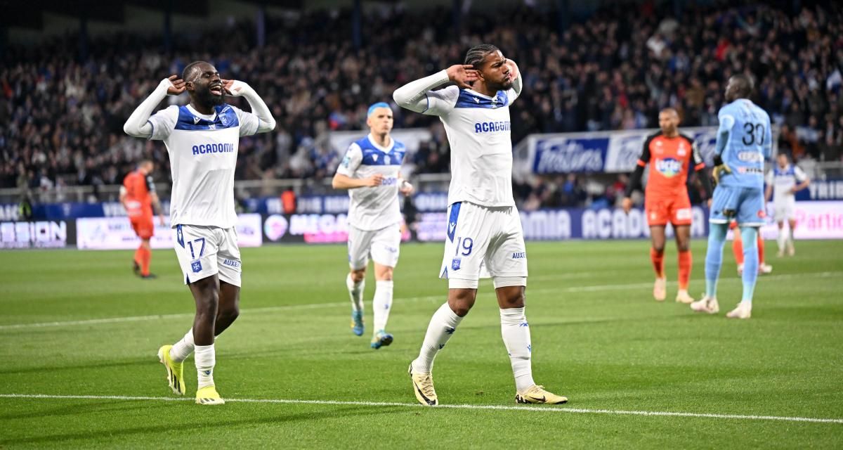 Ligue 2 (j34) : Auxerre fonce vers le titre, Valenciennes s’offre Ajaccio, Troyes toujours en vie... les résultats du multiplex