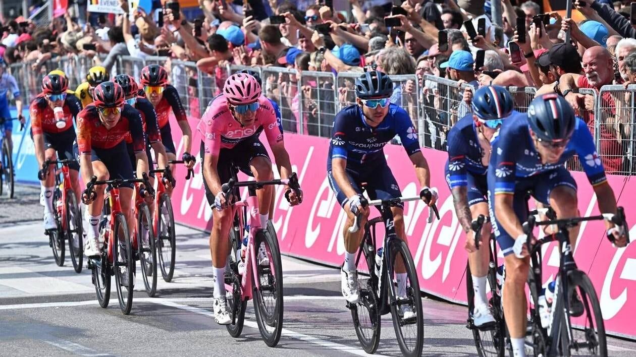 DIRECT. Giro 2023 : les frères Paret-Peintre dans l’échappée, Armirail bien calé dans le peloton