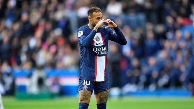 Le PSG discute avec un club de Premier League pour la vente de Neymar